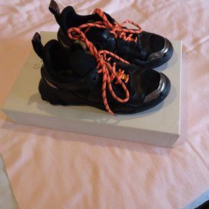 Nadi bella sneakers black w norange size 7